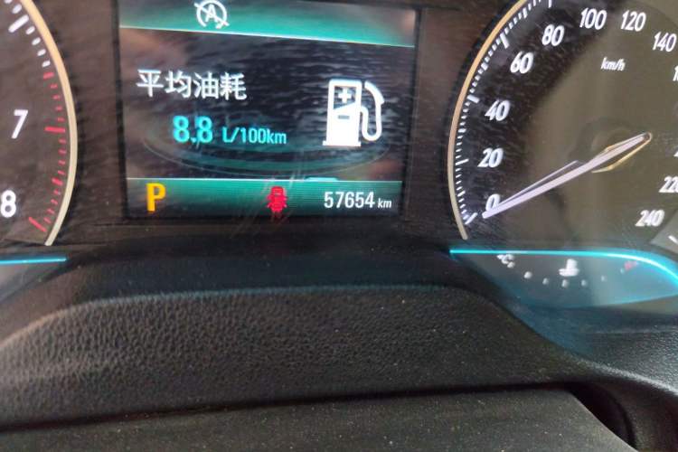 Used Buick GT 2017 15N Automatic Elite Version Odometer Close Up