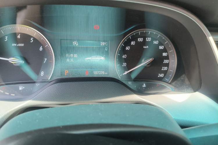 Used Buick GT 2017 15N Automatic Deluxe Edition Odometer Close Up