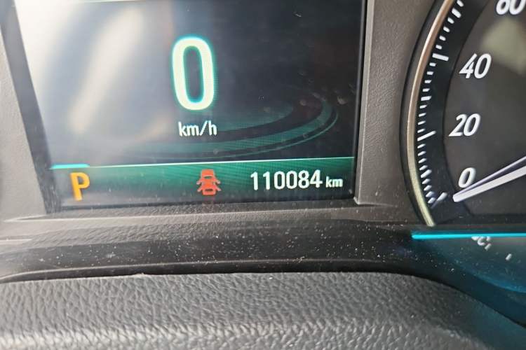 Used Buick GT 2017 15N Automatic Elite Version Odometer Close Up