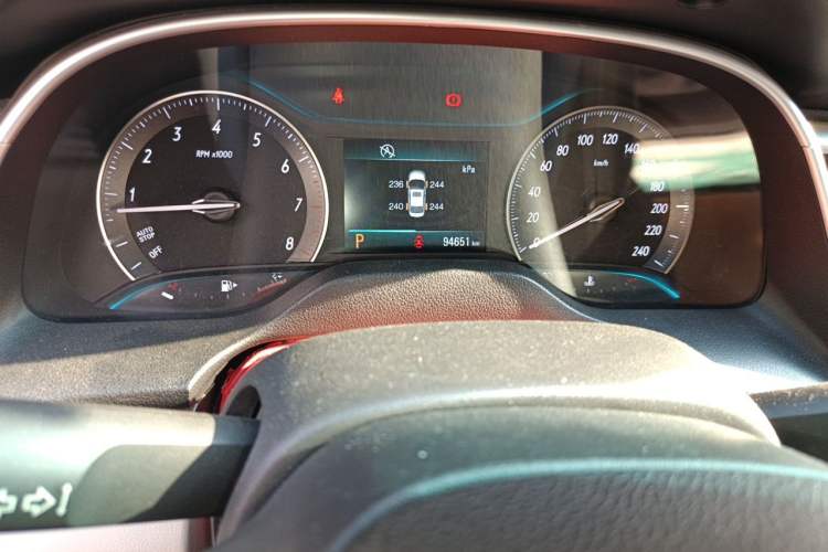 Used Buick GT 2017 15N Automatic Elite Version Odometer Close Up
