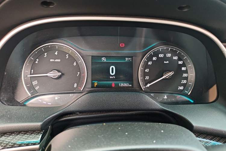 Used Buick GT 2017 15N Automatic Deluxe Edition Odometer Close Up