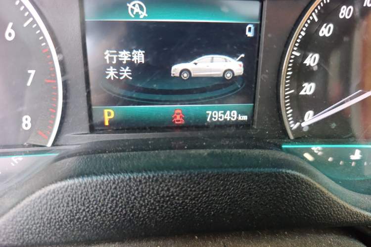 Used Buick GT 2017 15N Automatic Elite Version Odometer Close Up