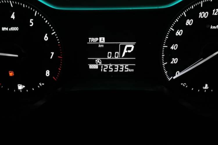 Used Buick GT 2017 15N Automatic Entry-Level Trim Odometer Close Up
