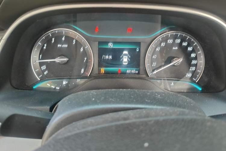 Used Buick GT 2017 15N Automatic Elite Version Odometer Close Up