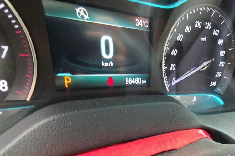 Used Buick GT 2017 15N Automatic Deluxe Edition Odometer Close Up