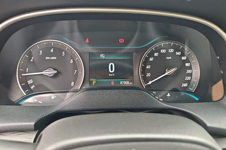 Used Buick GT 2017 15N Automatic Elite Version Odometer Close Up