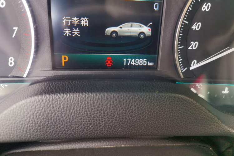 Used Buick GT 2017 15N Automatic Deluxe Edition Odometer Close Up