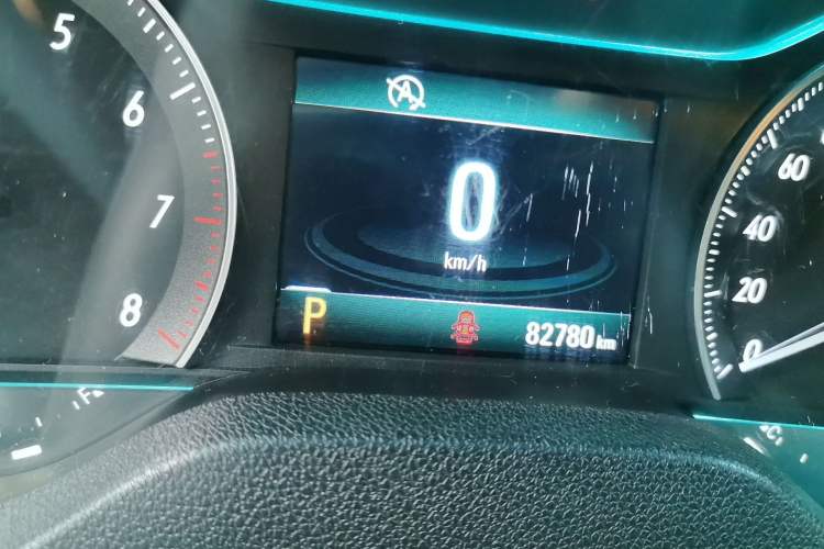Used Buick GT 2017 15N Automatic Elite Version Odometer Close Up