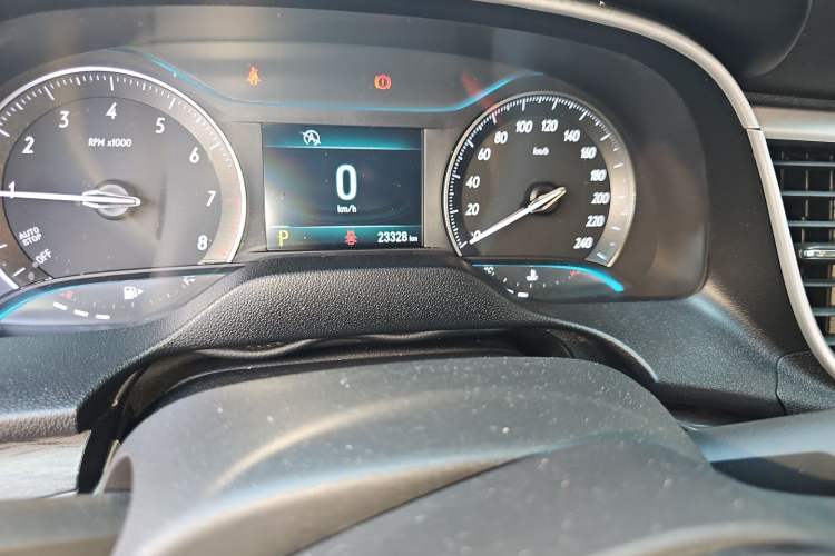 Used Buick GT 2017 15N Automatic Elite Version Odometer Close Up