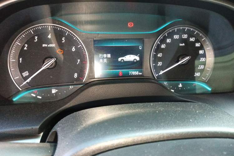 Used Buick GT 2017 15N Automatic Elite Version Odometer Close Up