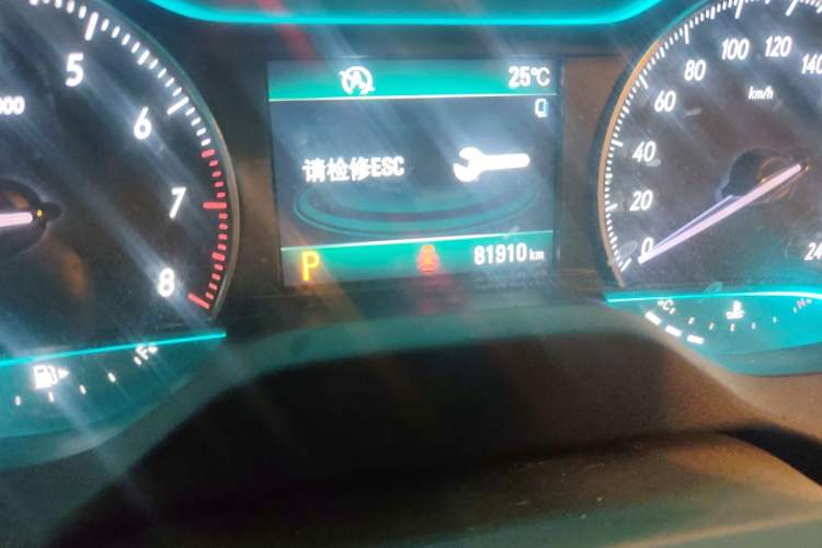 Used Buick GT 2017 15N Automatic Deluxe Edition Odometer Close Up