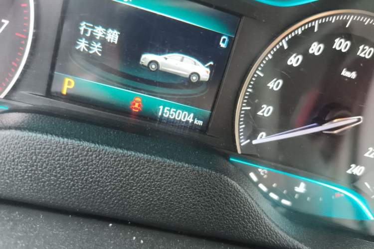 Used Buick GT 2017 15N Automatic Elite Version Odometer Close Up