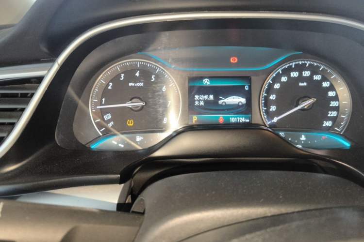 Used Buick GT 2017 15N Automatic Elite Version Odometer Close Up