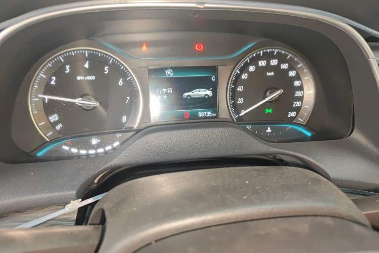 Used Buick GT 2017 15N Automatic Elite Version Odometer Close Up