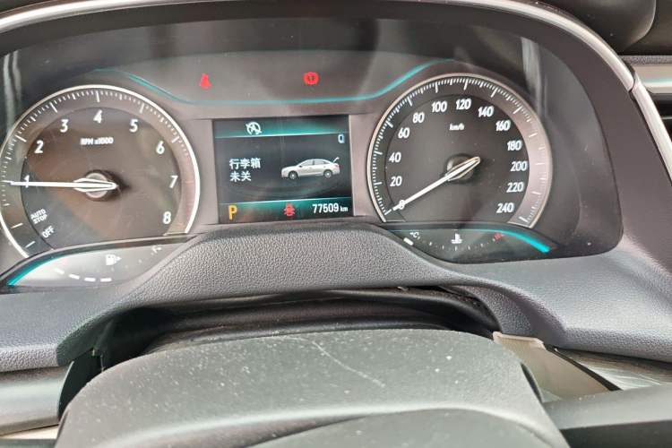 Used Buick GT 2017 15N Automatic Elite Version Odometer Close Up