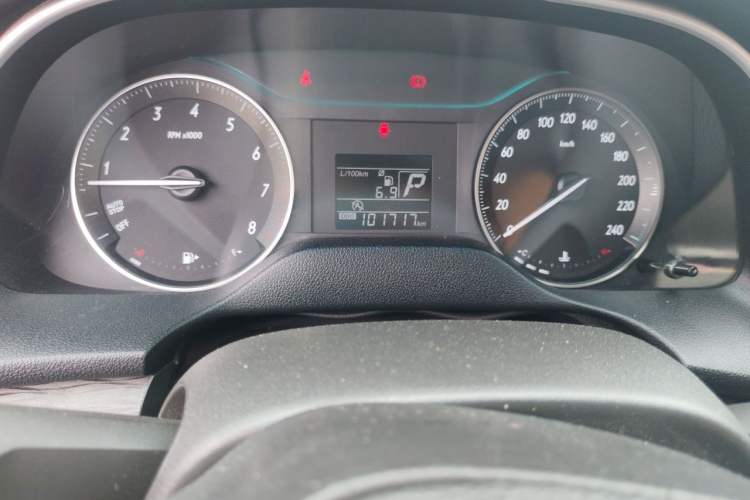 Used Buick GT 2017 15N Automatic Entry-Level Trim Odometer Close Up