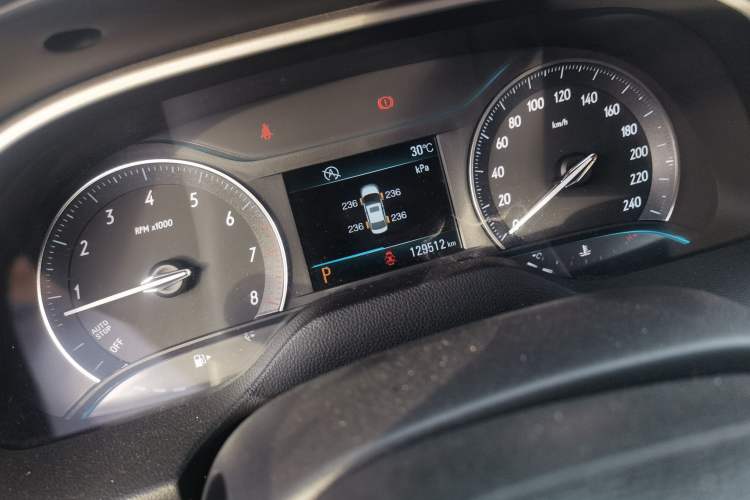 Used Buick GT 2017 15N Automatic Deluxe Edition Odometer Close Up