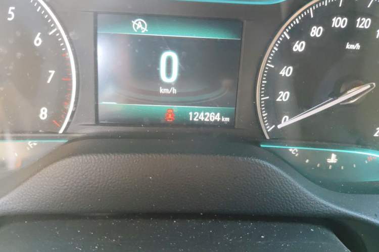 Used Buick GT 2017 15N Manual Elite Version Odometer Close Up
