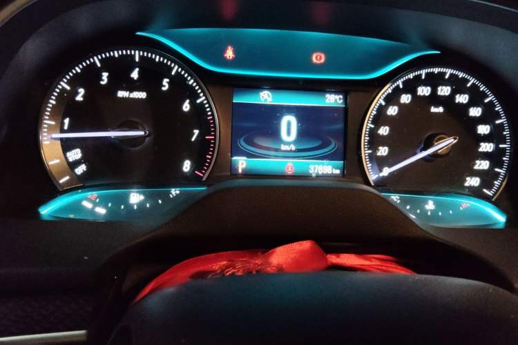 Used Buick GT 2017 15N Automatic Deluxe Edition Odometer Close Up