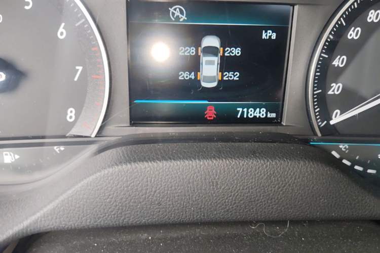 Used Buick GT 2017 15N Manual Elite Version Odometer Close Up