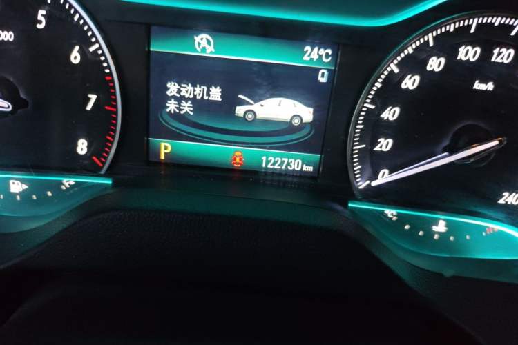Used Buick GT 2017 15N Automatic Deluxe Edition Odometer Close Up