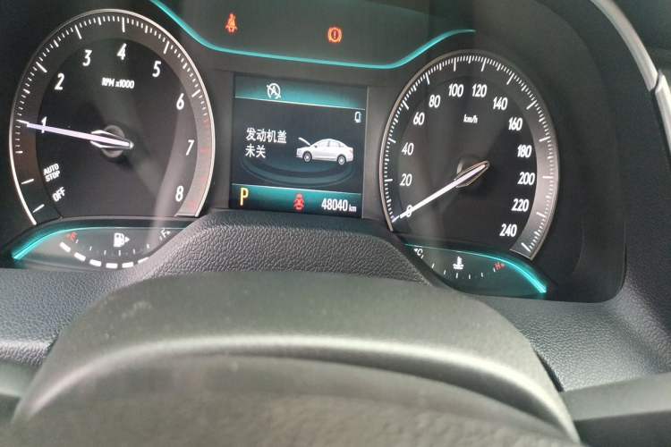 Used Buick GT 2017 15N Automatic Elite Version Odometer Close Up