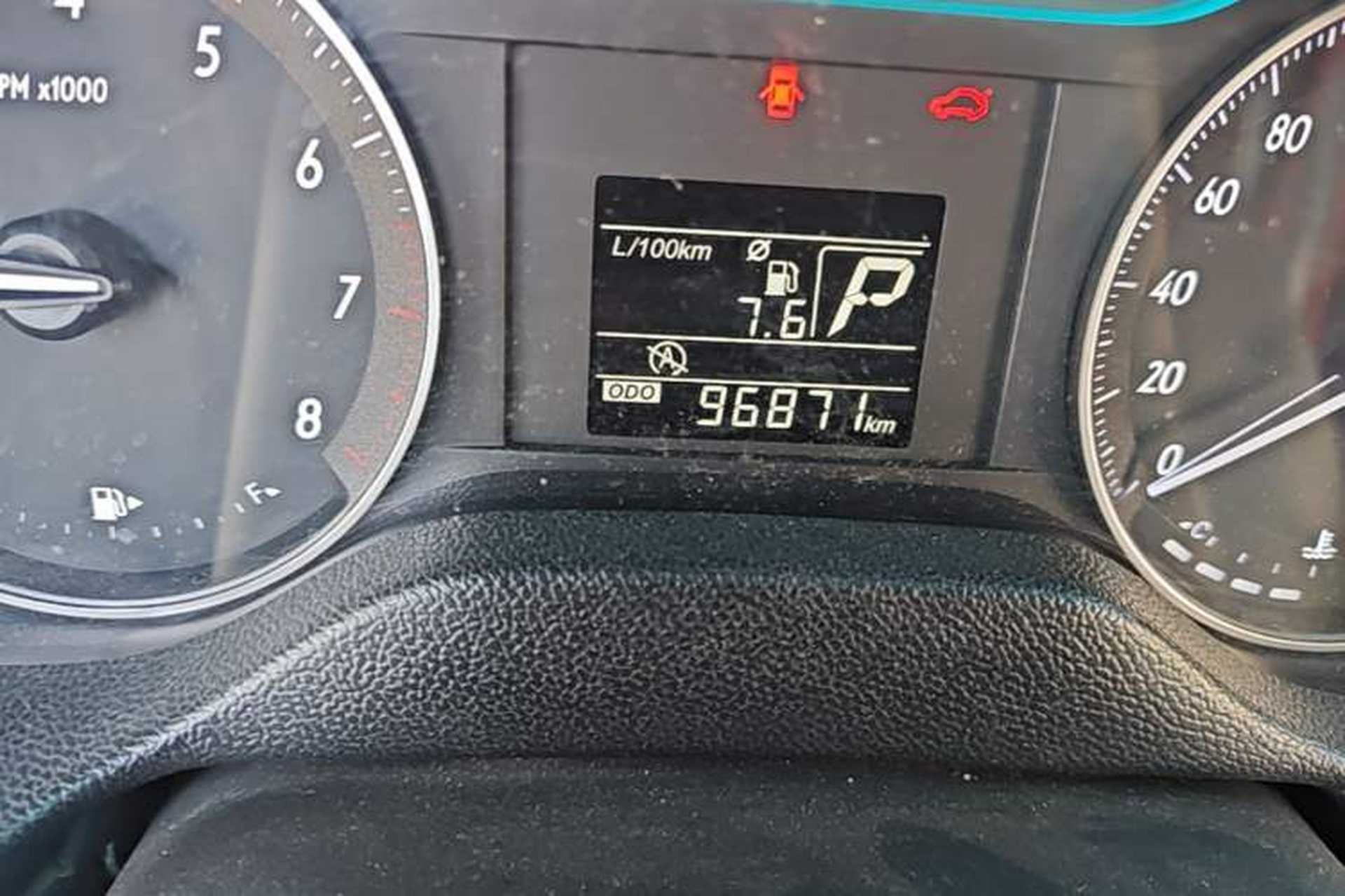 Used Buick GT 2017 15N Automatic Entry-Level Trim Odometer Close Up