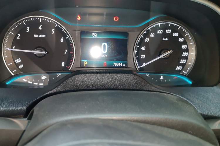 Used Buick GT 2017 15N Automatic Elite Version Odometer Close Up