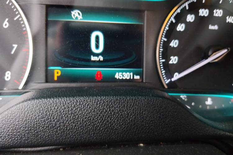 Used Buick GT 2017 15N Automatic Elite Version Odometer Close Up