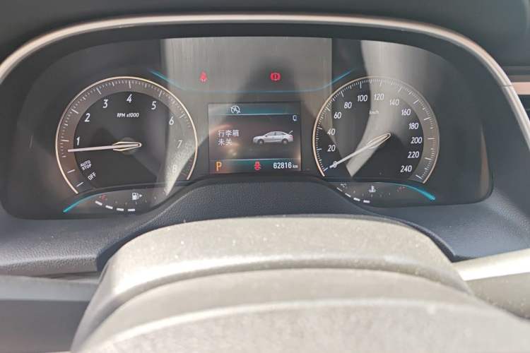 Used Buick GT 2017 15N Automatic Elite Version Odometer Close Up