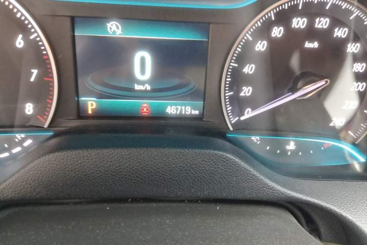Used Buick GT 2017 15N Automatic Elite Version Odometer Close Up
