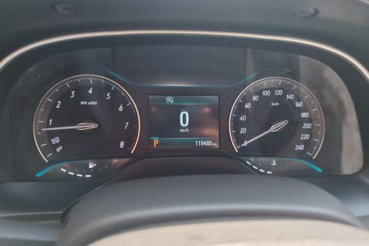 Used Buick GT 2017 15N Automatic Elite Version Odometer Close Up