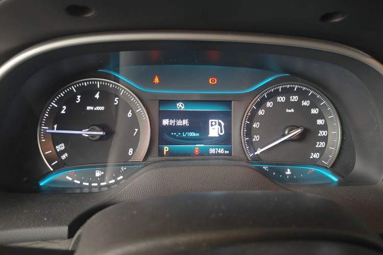 Used Buick GT 2017 15N Automatic Elite Version Odometer Close Up