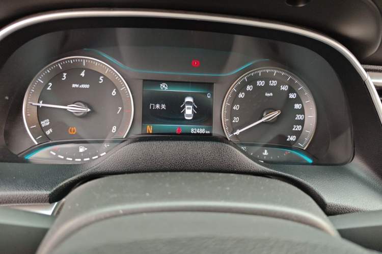 Used Buick GT 2017 15N Automatic Elite Version Odometer Close Up