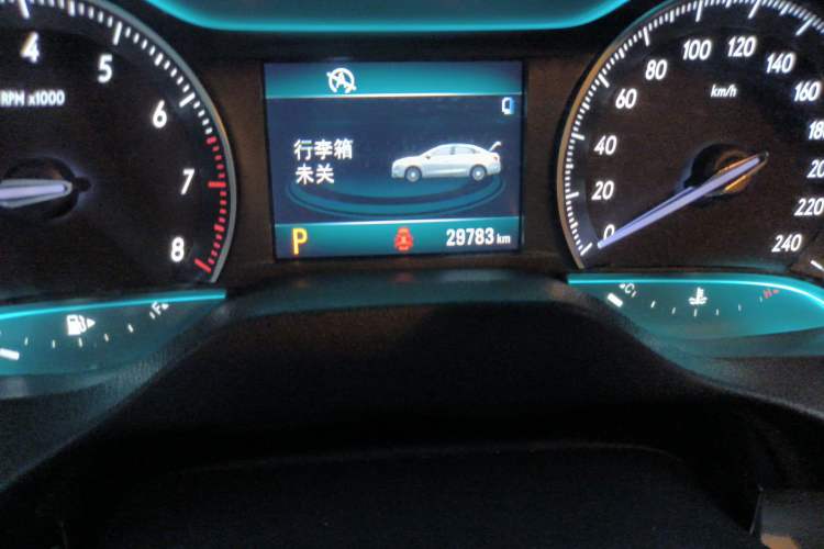Used Buick GT 2017 15N Automatic Elite Version Odometer Close Up