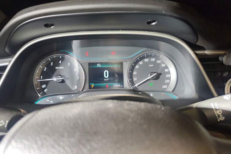 Used Buick GT 2017 15N Automatic Elite Version Odometer Close Up