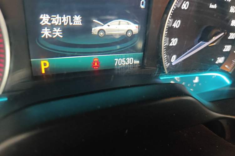 Used Buick GT 2017 15N Automatic Elite Version Odometer Close Up