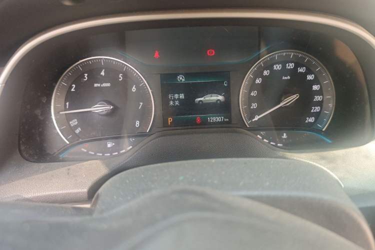 Used Buick GT 2017 15N Automatic Elite Version Odometer Close Up