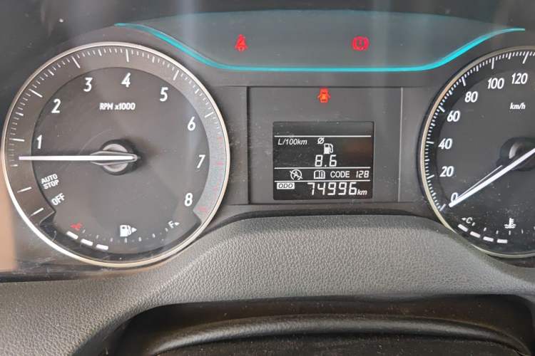 Used Buick GT 2017 15N Manual Entry-Level Trim Odometer Close Up