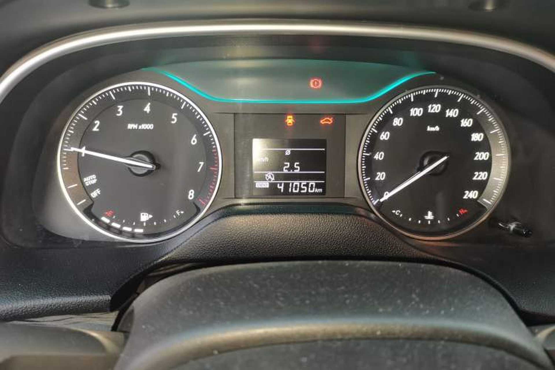 Used Buick GT 2017 15N Manual Entry-Level Trim Odometer Close Up