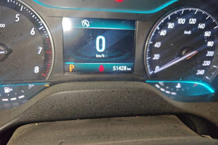 Used Buick GT 2017 15N Automatic Elite Version Odometer Close Up
