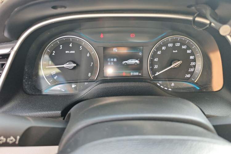 Used Buick GT 2017 15N Automatic Elite Version Odometer Close Up