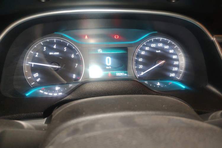 Used Buick GT 2017 15N Automatic Elite Version Odometer Close Up
