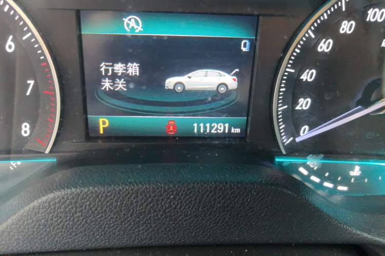 Used Buick GT 2017 15N Automatic Elite Version Odometer Close Up