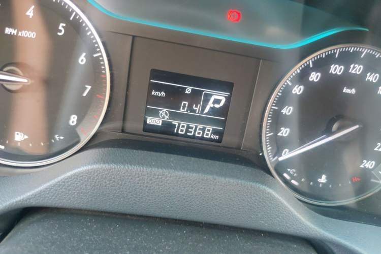 Used Buick GT 2017 15N Automatic Entry-Level Trim Odometer Close Up