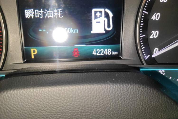 Used Buick GT 2017 15N Automatic Deluxe Edition Odometer Close Up