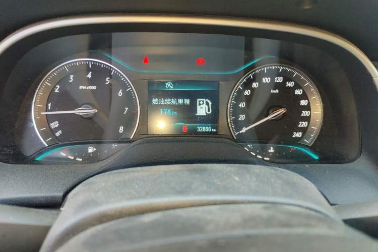 Used Buick GT 2017 15N Automatic Elite Version Odometer Close Up