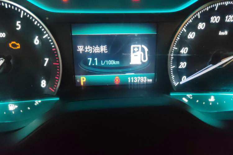 Used Buick GT 2017 15N Automatic Elite Version Odometer Close Up