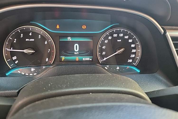 Used Buick GT 2017 15N Automatic Elite Version Odometer Close Up