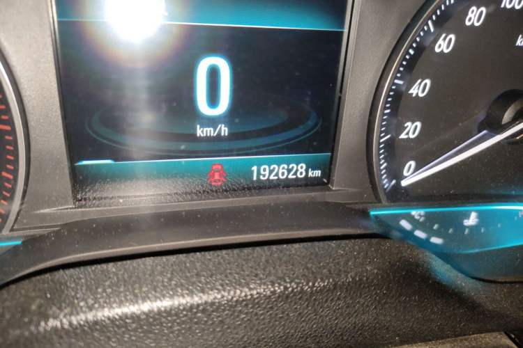 Used Buick GT 2017 15N Manual Elite Version Odometer Close Up